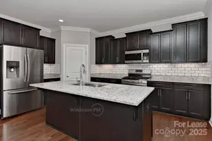 8765 Aspinwall Dr, Charlotte, NC 28216 - Photo 9