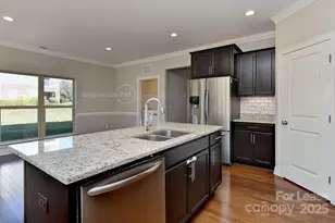 8765 Aspinwall Dr, Charlotte, NC 28216 - Photo 3