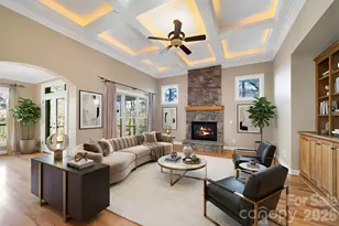 886 Soquili Dr, Brevard, NC 28712 - Photo 1