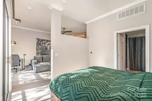 525 E 6th St, Charlotte, NC 28202 - Photo 19