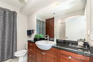 525 E 6th St, Charlotte, NC 28202 - Photo 21