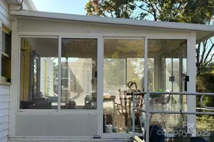 2126 Syracuse Dr, Charlotte, NC 28216 - Photo 3