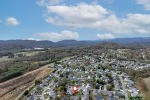 457 Riverwind Dr, Hendersonville, NC 28739 - Photo 35