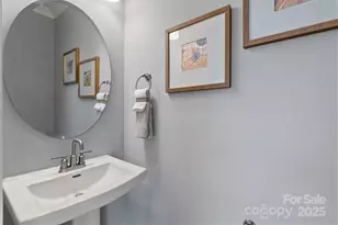 2007 Hawksworth Ln, Charlotte, NC 28262 - Photo 11