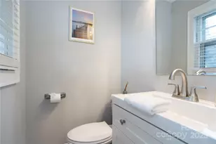 914 Crestmere St, Charlotte, NC 28208 - Photo 29