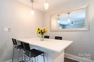 914 Crestmere St, Charlotte, NC 28208 - Photo 15