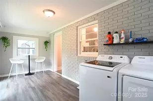 914 Crestmere St, Charlotte, NC 28208 - Photo 31