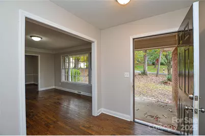 11810 Lansbury Court, Charlotte, NC 28226 - Photo 3