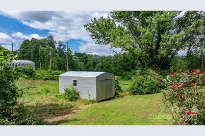 1147 Old Linville Road, Marion, NC 28752 - Photo 5