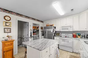 1553 16th Ave NE, Hickory, NC 28601 - Photo 9