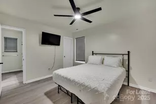 2030 Vinton St, Charlotte, NC 28216 - Photo 5