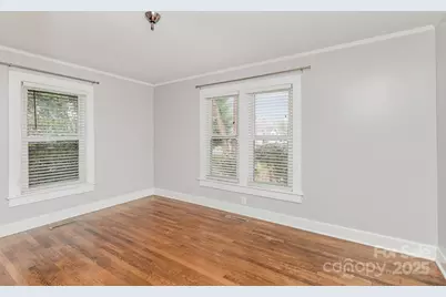515 S Ashe Avenue, Newton, NC 28658 - Photo 17
