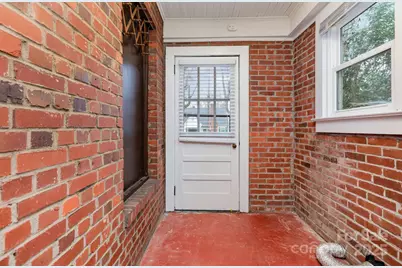 515 S Ashe Avenue, Newton, NC 28658 - Photo 3