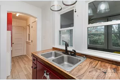 515 S Ashe Avenue, Newton, NC 28658 - Photo 15