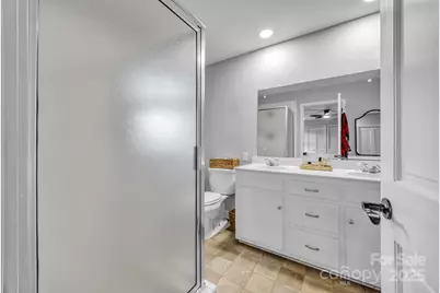 651 25th Avenue NW, Hickory, NC 28601 - Photo 21