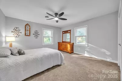 651 25th Avenue NW, Hickory, NC 28601 - Photo 23