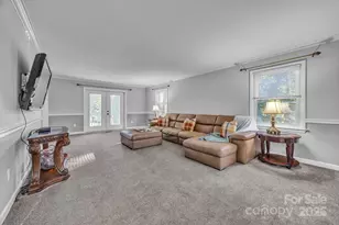 651 25th Ave NW, Hickory, NC 28601 - Photo 9