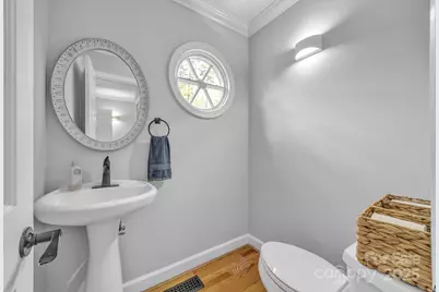 651 25th Avenue NW, Hickory, NC 28601 - Photo 17