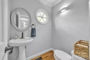 651 25th Ave NW, Hickory, NC 28601 - Photo 17