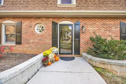 651 25th Avenue NW, Hickory, NC 28601 - Photo 5