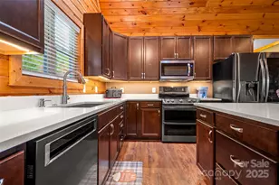 311 Mountain Lookout Dr, Bostic, NC 28018 - Photo 9