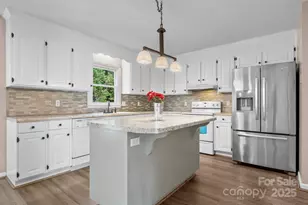 712 Painted Feather Ln NW, Conover, NC 28613 - Photo 9