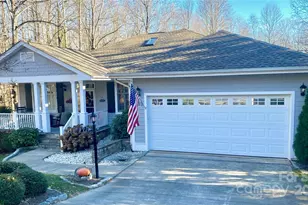 115 Chancery Ct, Flat Rock, NC 28731 - Photo 1