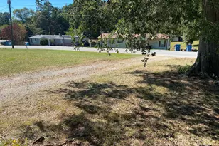 327 39th St Pl SW, Hickory, NC 28602 - Photo 9