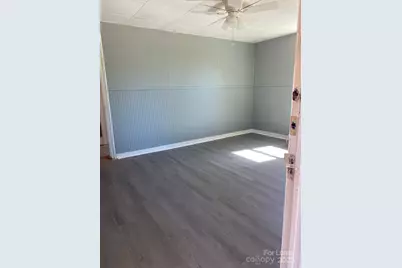 327 39th Street Place SW, Hickory, NC 28602 - Photo 3