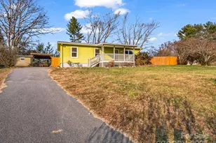 2 Red Apple Dr, Hendersonville, NC 28792 - Photo 1