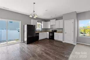 6004 Vista Woods Ln, Charlotte, NC 28215 - Photo 9