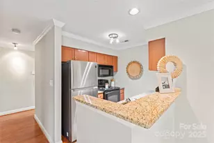 2514 Cranbrook Ln, Charlotte, NC 28207 - Photo 13