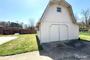 3157 28th St NE, Hickory, NC 28601 - Photo 11