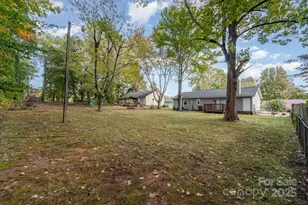 5201 Poplar Springs Dr, Charlotte, NC 28269 - Photo 23