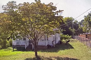 1024 Catawba St, Lincolnton, NC 28092 - Photo 1