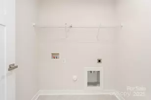 6017 Bellastead Dr, Charlotte, NC 28214 - Photo 15