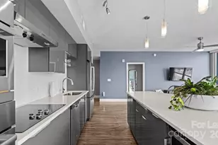 225 S Poplar St, Charlotte, NC 28202 - Photo 29