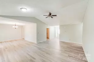 7700 Park Vista Cir, Charlotte, NC 28226 - Photo 3