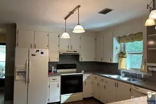 1250 21st Ave NE, Hickory, NC 28601 - Photo 5