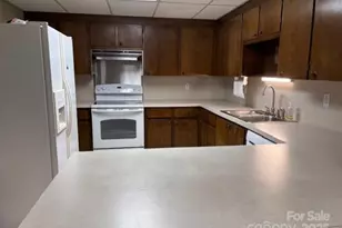 1250 21st Ave NE, Hickory, NC 28601 - Photo 15