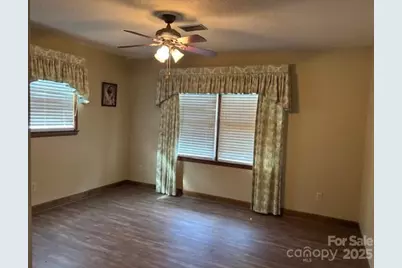 1250 21st Avenue NE, Hickory, NC 28601 - Photo 7