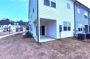 9645 Munsing Dr, Charlotte, NC 28269 - Photo 5