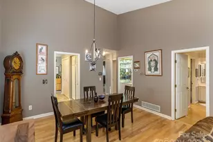 606 Red Oak Dr, Hendersonville, NC 28791 - Photo 11