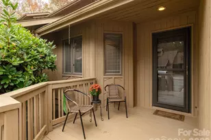 606 Red Oak Dr, Hendersonville, NC 28791 - Photo 3