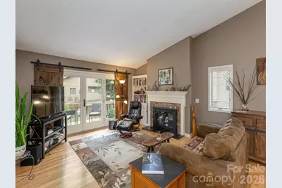606 Red Oak Drive, Hendersonville, NC 28791 - Photo 5