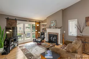 606 Red Oak Dr, Hendersonville, NC 28791 - Photo 5