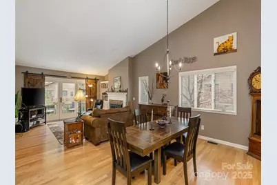 606 Red Oak Drive, Hendersonville, NC 28791 - Photo 9