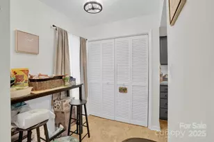 2911 Iron Gate Ln, Charlotte, NC 28212 - Photo 5