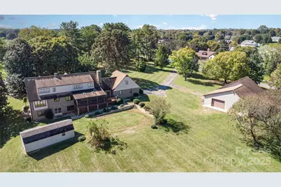 475 Baymount Drive, Statesville, NC 28625 - Photo 3