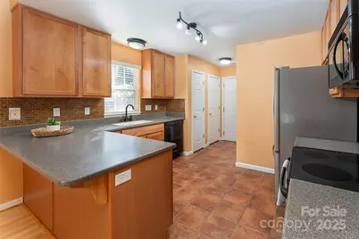 412 Wiltshire Circle, Fletcher, NC 28732 - Photo 5